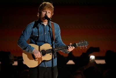 WATCH: Ed Sheeran wearing Commanders jersey at FedEx Field concert