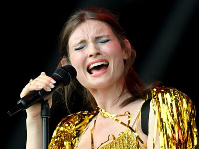 Sophie Ellis-Bextor review, Glastonbury 2023: Pop singer dispenses disco bangers and sequinned vibes