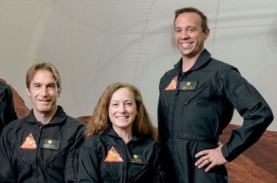 1 year on 'Mars:' NASA analog astronauts begin mock Red Planet mission today and you can watch it live