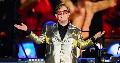 Sir Elton suffers wardrobe malfunction as he welcomes surprise guest on stage