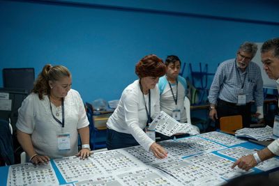 Early vote count for Guatemala's presidential election indicates 2nd round ahead