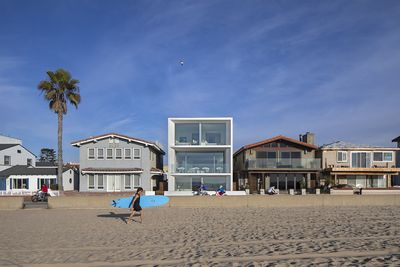 A Hermosa Beach house by XTEN champions minimalist beachside living