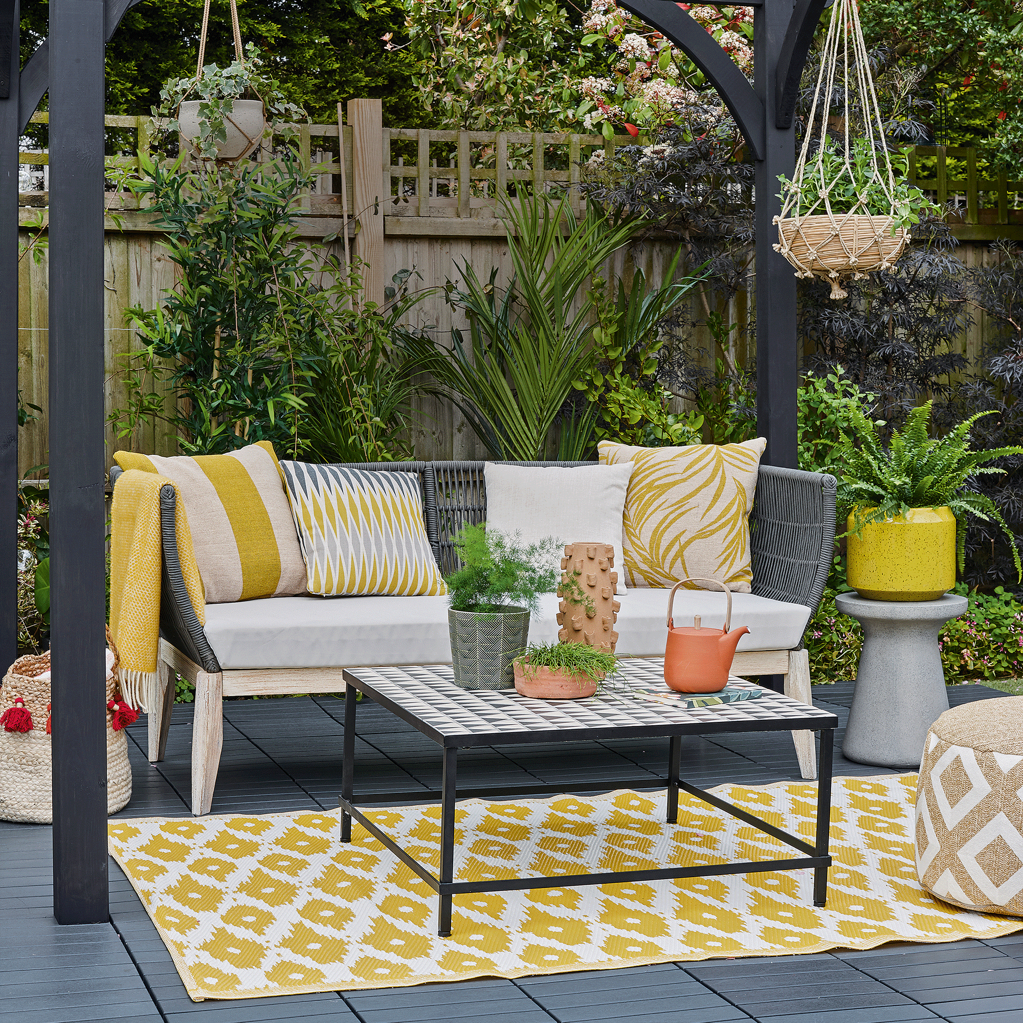 Are outdoor rugs a good idea? Everything you need to know before buying one