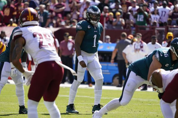 Eagles DC Sean Desai is facing major challenge with Vikings on TNF – NBC  Sports Philadelphia