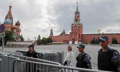 Mass airlift of UK nationals from Russia impossible, says James Cleverly