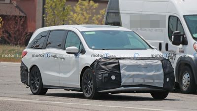 2024 Honda Odyssey Makes Spy Photo Debut, Changes Coming Front And Rear