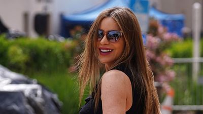 Sofia Vergara Tried Out The Black Bikini Trend, And Fans Had A Lot Of Modern Family Responses