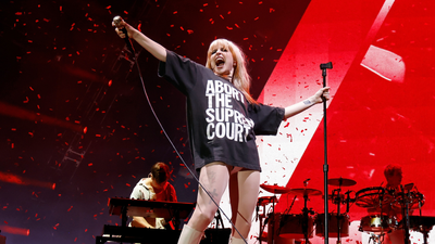 Alert The Elder Emos Because Paramore Are Coming To Australia In November This Year