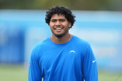 Chargers sign Tuli Tuipulotu, wrap up their 2023 draft class