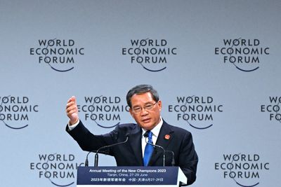 China’s Li backs closer communication, global cooperation
