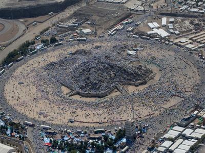 Watch live: Muslim pilgrims arrive near Mecca ahead of Day of Arafah