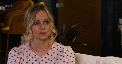 Coronation Street fans 'know' who Sarah's baby daddy is as they have same reaction and spot history repeating
