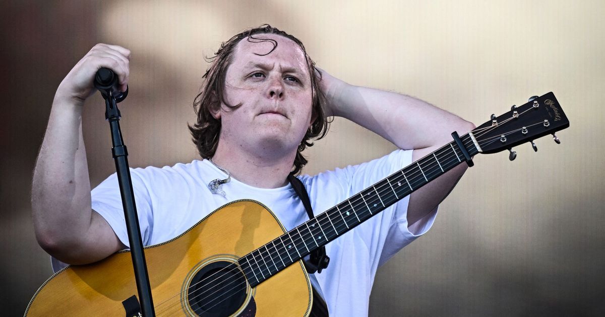 How does Tourette's affect the brain as Lewis Capaldi…