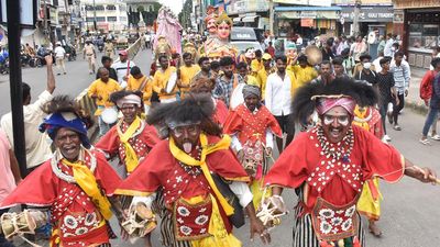 Grand procession marks Kempe Gowda Jayanti in Mysuru