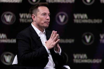 Elon Musk accepts Georges St-Pierre’s offer to train him for proposed UFC fight with Mark Zuckerberg