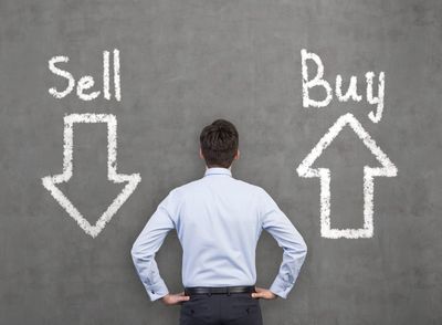 2 Private Equity Stocks to Buy, 1 to Sell