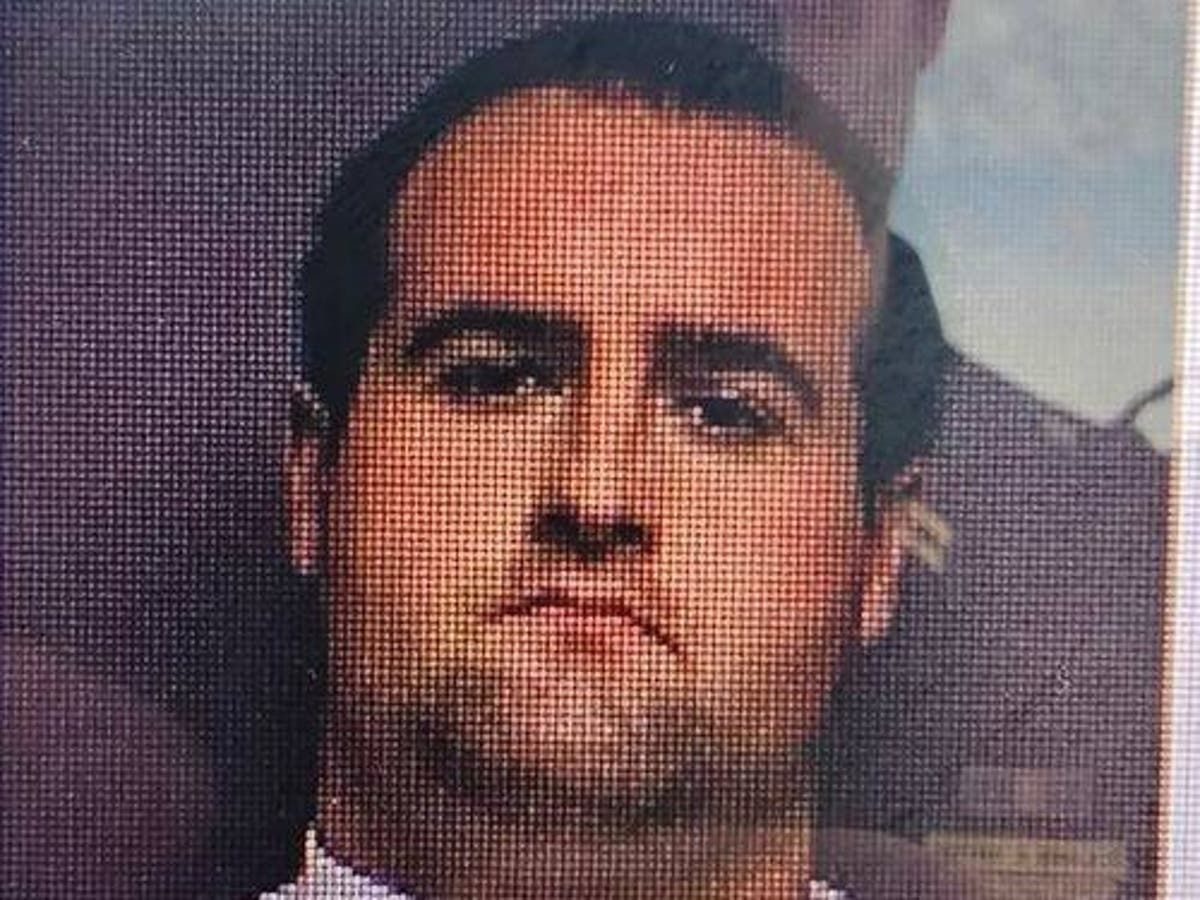 Man charged with murder after firing crossbow that…