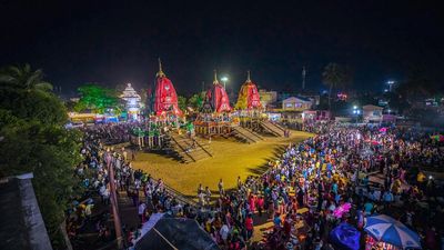 Lord Jagannath’s return car festival begins in Puri
