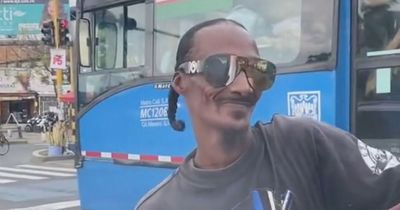 Snoop Dogg doppelganger spotted washing cars on roadside in Colombia