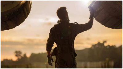 Deepika Padukone drops Hrithik Roshan's teaser pic from 'FIGHTER'; trolls call him 'sasta Tom Cruise'