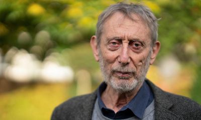 Author Michael Rosen wins 2023 PEN Pinter prize for ‘fearless’ body of work