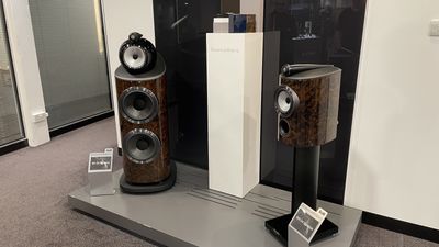 Bowers & Wilkins' flagship 800 Diamond speakers get the Signature treatment