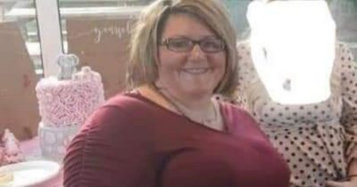 Size 26 mum who gorged on fried chicken, cake and chocolate loses 13 stone