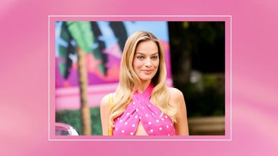 The latest Margot Robbie 'Barbie' outfit actually channels another beloved blonde icon