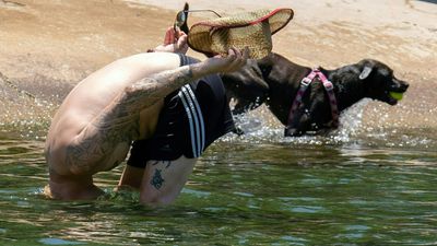 Over 200 million under extreme weather alerts as heat and smoke pummel U.S.