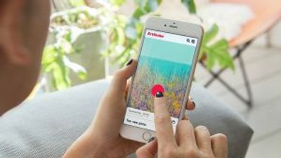 Holiday island goes phone-free