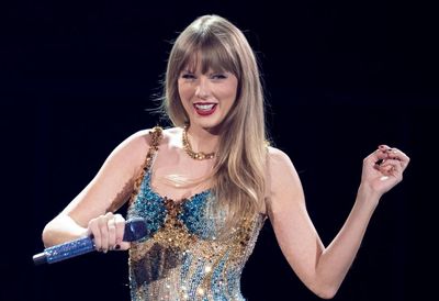 Taylor Swift tickets: Ticketek reveals ‘queue’ is a lottery as Australian general sales to open Friday