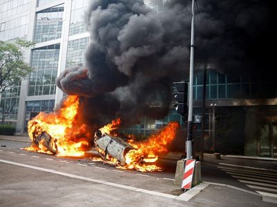 France police shooting latest: Tourist hotspot in Marseille evacuated as police clash with protesters