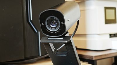 HP 965 4K Streaming Webcam review: AI auto-framing webcam is all business