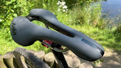 Selle Italia Flite Boost Gravel TI 316 Superflow review - a gravel saddle that's actually tangibly good