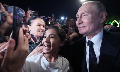 First Thing: Ukraine advances as Putin greets crowds in rare walkabout