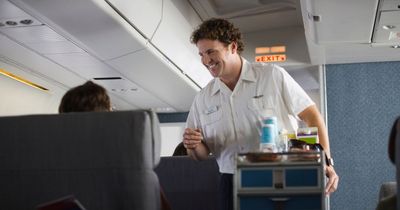 Flight attendant reveals he uses bags of crisps to avoid getting robbed on holiday