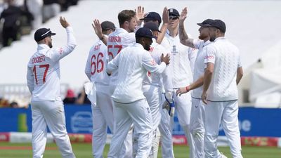 2nd Ashes Test: Lively England hit back to restrict Australia to 416 on Day 2