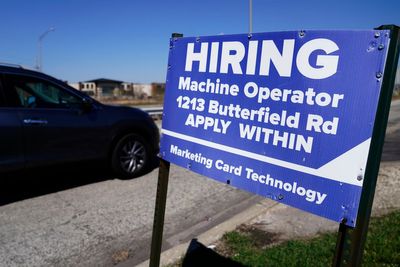Applications for jobless benefits in the U.S. retreat after three weeks of higher claims