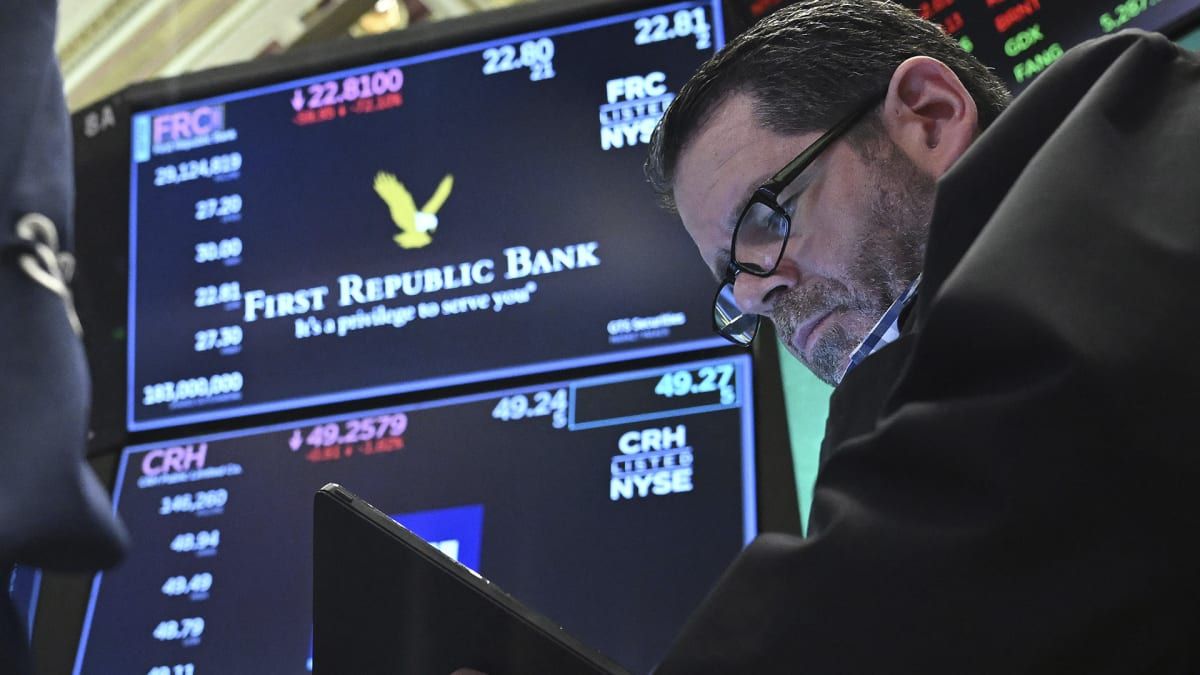 Stocks Close Mixed After Fed Stress Tests, GDP