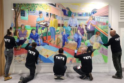Tate Liverpool presents hospital with artwork celebrating NHS staff