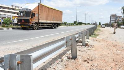 NHAI closes illegal openings through crash guards on NH-44 in Anantapur