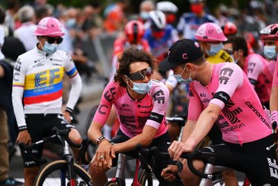 Face masks and selfie bans return to limit COVID-19 in Tour de France peloton