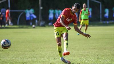 Chennaiyin sign midfielder Sweden Fernandes