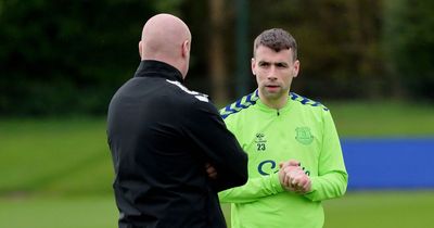 Sean Dyche sends perfect message to Seamus Coleman as Everton captain signs new deal