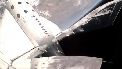 Virgin Galactic aces its 1st-ever commercial launch of suborbital space plane (video)