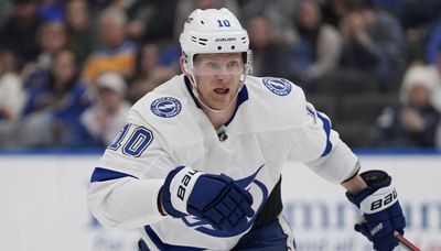 Blackhawks acquire Corey Perry’s rights from Lightning, hope to sign veteran