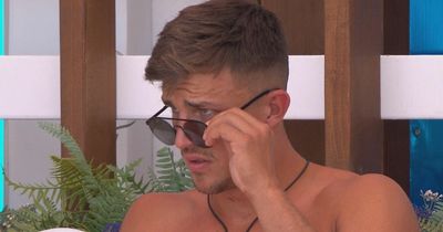 Love Island viewers 'rumble' Islander is 'plant' after 'snakey' comments to Kady
