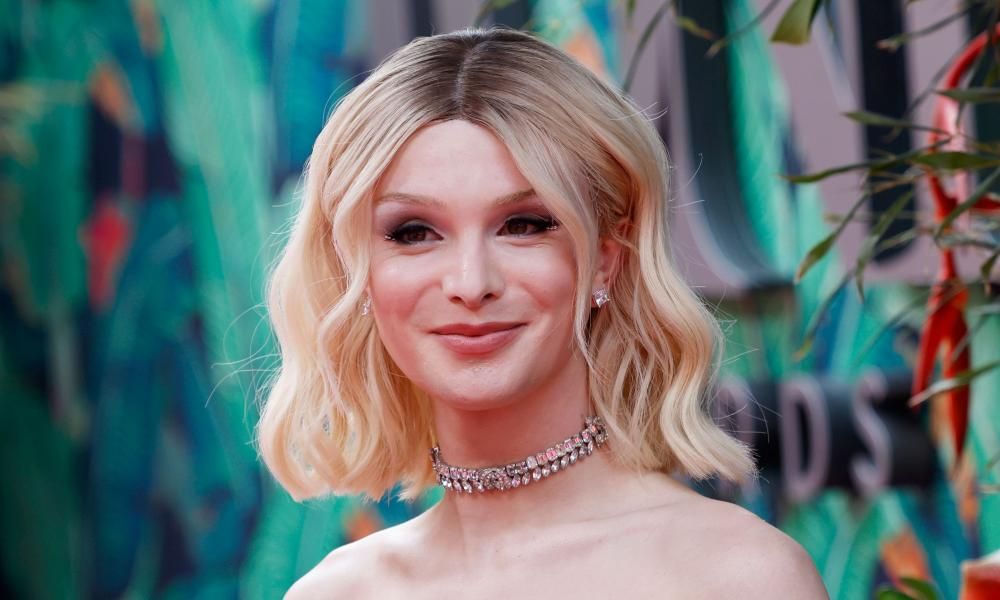 Influencer Dylan Mulvaney condemns Bud Light’s…