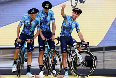 Tour de France kits, national champions on display at team presentation - Gallery
