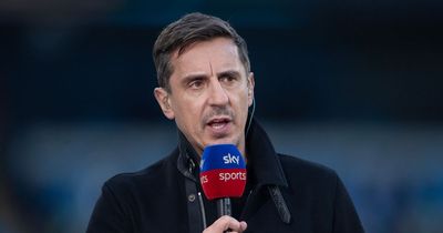 Gary Neville has already sent Erik ten Hag major Mason Mount warning as Chelsea eye Man Utd deal